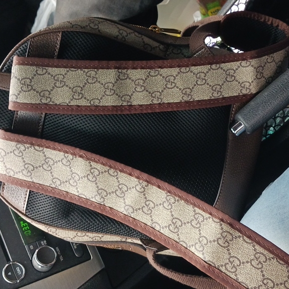 Gucci crossover (Back pack) - Picture 4 of 5